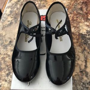 Tap dancing shoes dance class brand 1 1/2 size